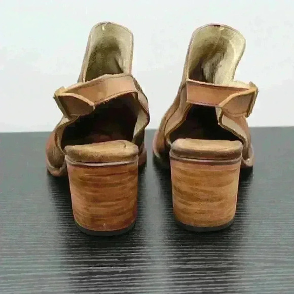 Freebird Leo by Steve Madden Women's Distressed Brown Suede Clog Bootie Size 10 - Picture 6 of 11